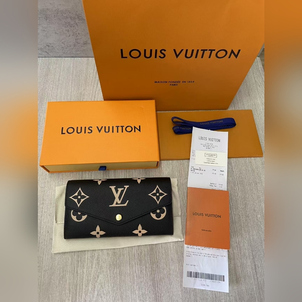 Louis Vuitton Sarah Wallet